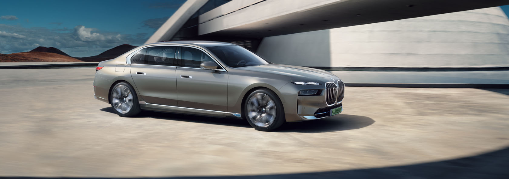 BMW i7